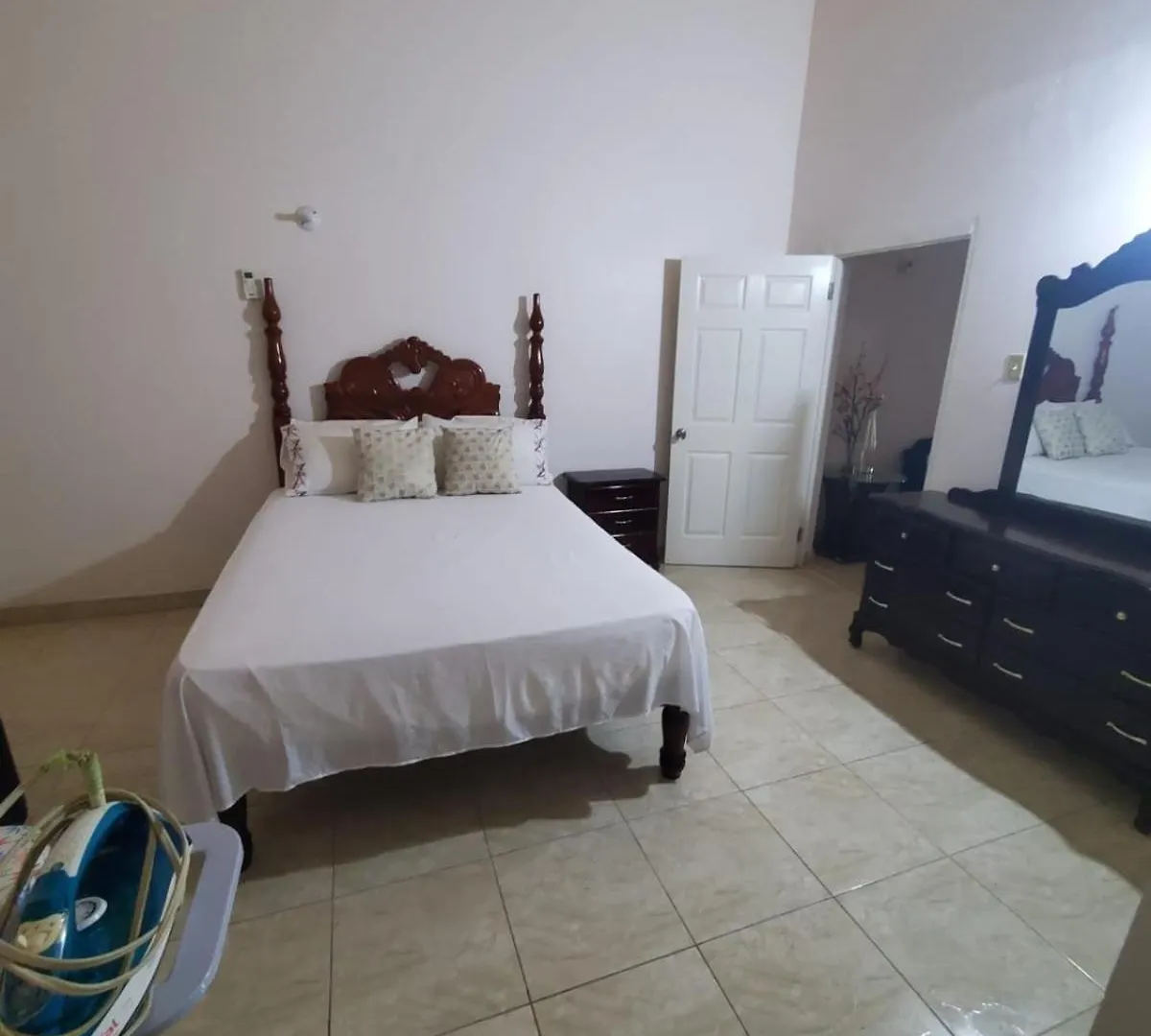 Vilagio Villa Cave Hill Apartment